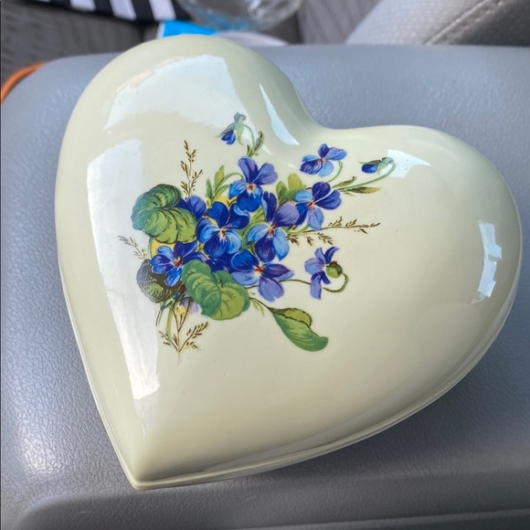 Vintage Limoges France Rochard Puff Heart Porcelain Trinket Box - Picture 1 of 1